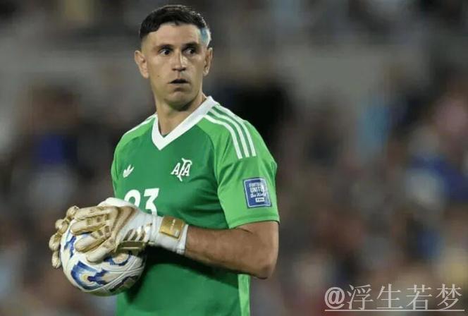 埃米利亚诺-马丁内斯自评卡塔尔世界杯表现,展望2026美加墨征程 埃米利亚诺-马丁内斯自评卡塔尔世界杯表现,展望2026美加墨征程